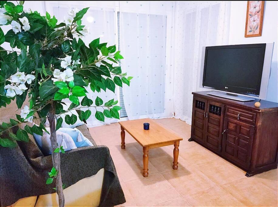 Casa Familiar A Pie De Piscina Villa Вера Екстериор снимка