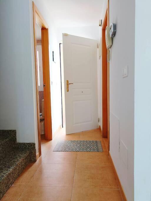 Casa Familiar A Pie De Piscina Villa Вера Екстериор снимка