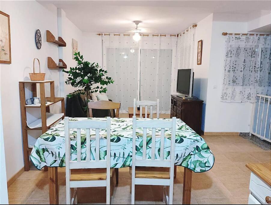 Casa Familiar A Pie De Piscina Villa Вера Екстериор снимка
