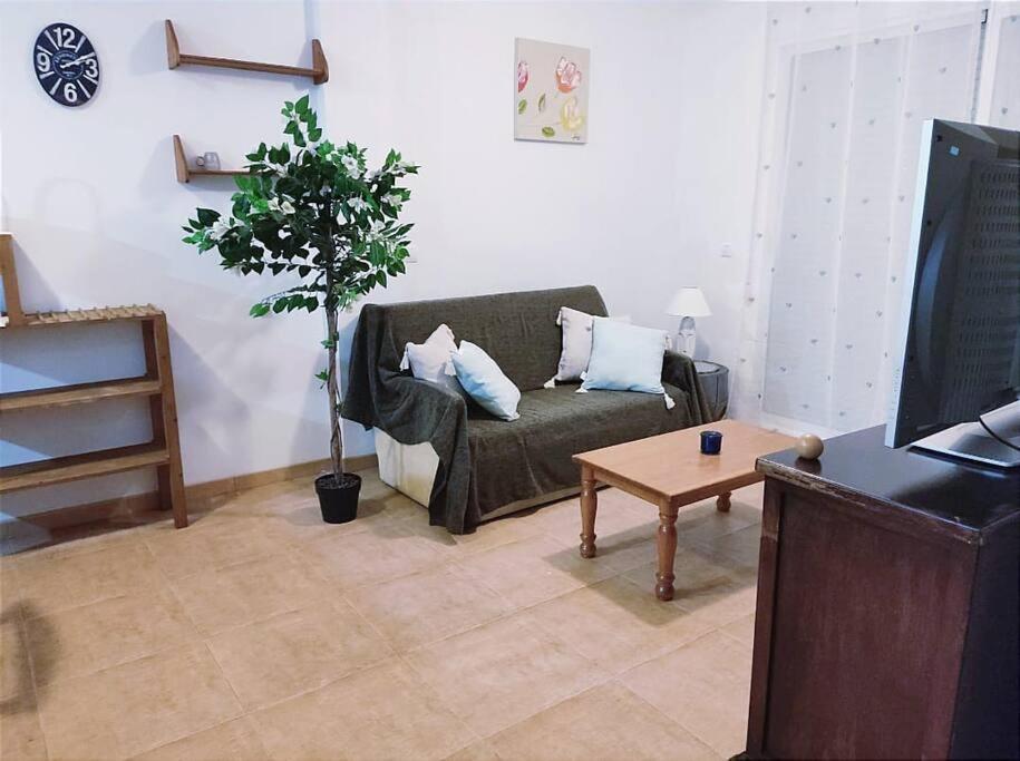 Casa Familiar A Pie De Piscina Villa Вера Екстериор снимка