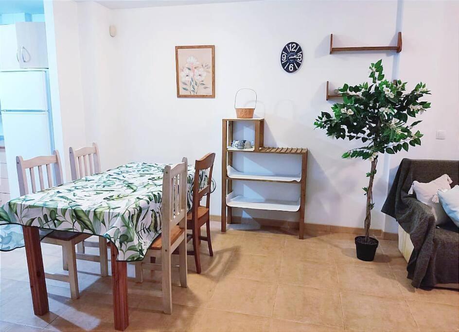 Casa Familiar A Pie De Piscina Villa Вера Екстериор снимка